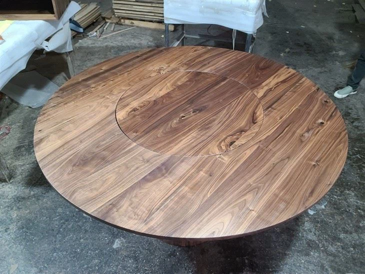 China Rotatable Round Solid Wood Table